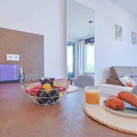 Appartement Sky Park Tower 1, Luxury With Free Parking