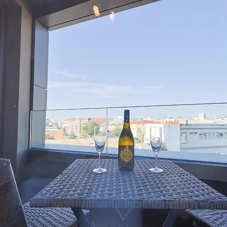 Apartment Sky Park Tower 1, Luxury With Free Parking Bratislava