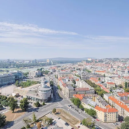 Apartment Sky Park Tower 1, Luxury With Free Parking Bratislava