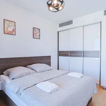 Apartment Sky Park Tower 1, Luxury With Free Parking *