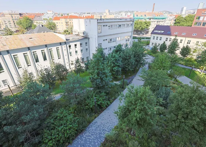 Sky Park Tower 1, Luxury With Free Parking شقة براتسيلافا