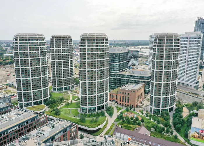 Sky Park Tower 1, Luxury With Free Parking *