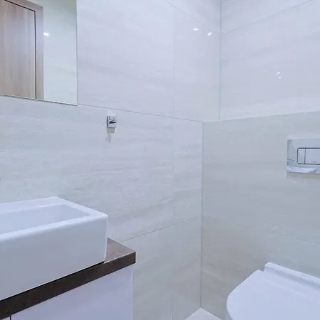 Sky Park Tower 1, Luxury With Free Parking Apartament
