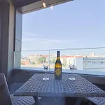 Apartamento Sky Park Tower 1, Luxury With Free Parking Bratislava